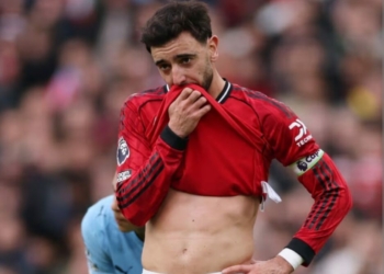 Carrick Under Pressure As Fernandes Questions Man Utd Tactics After 4-1 Defeat