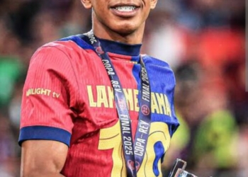 Yamal Charters Private Jet For London Ballon d’Or Ceremony