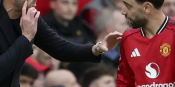 Carrick, Fernandes Hold Crisis Talks Ahead Of Man Utd’s Chelsea Clash