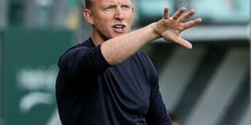 Fenerbahce Appoint Kuyt As Interim Head Coach 2 Fenerbahce Appoint Kuyt As Interim Head Coach