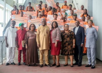Eno Rewards Akwa Ibom’s Niger Delta Games Medalists, Officials With ₦50m
