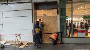 France Deploys 70,000 Police As Protests Resume 3 Shop owners are taking no chances after many stores suffered considerable damage during October 17 protests. Image: Isa Harsin/SIPA/picture alliance