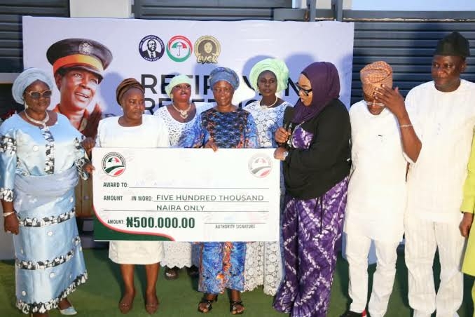 Ogun PDP Dep Guber Candidate Honours Retired Traffic Warden 1 images 1
