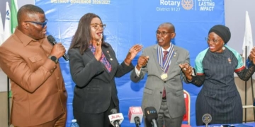 Don’t Stop Giving To End Polio, Governor Tells Rotarians