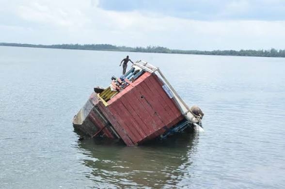 Several Missing As Boat Carrying Over 70 Mourners Capsizes In Benue 1 Several Missing As Boat Carrying 70 Mourners Capsizes In Benue